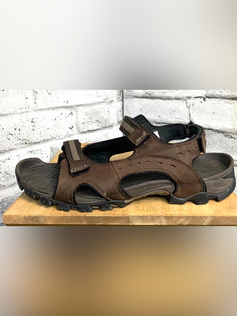 Timberland Men’s Wakeby brown leather sandals 
 Men’s Size 8